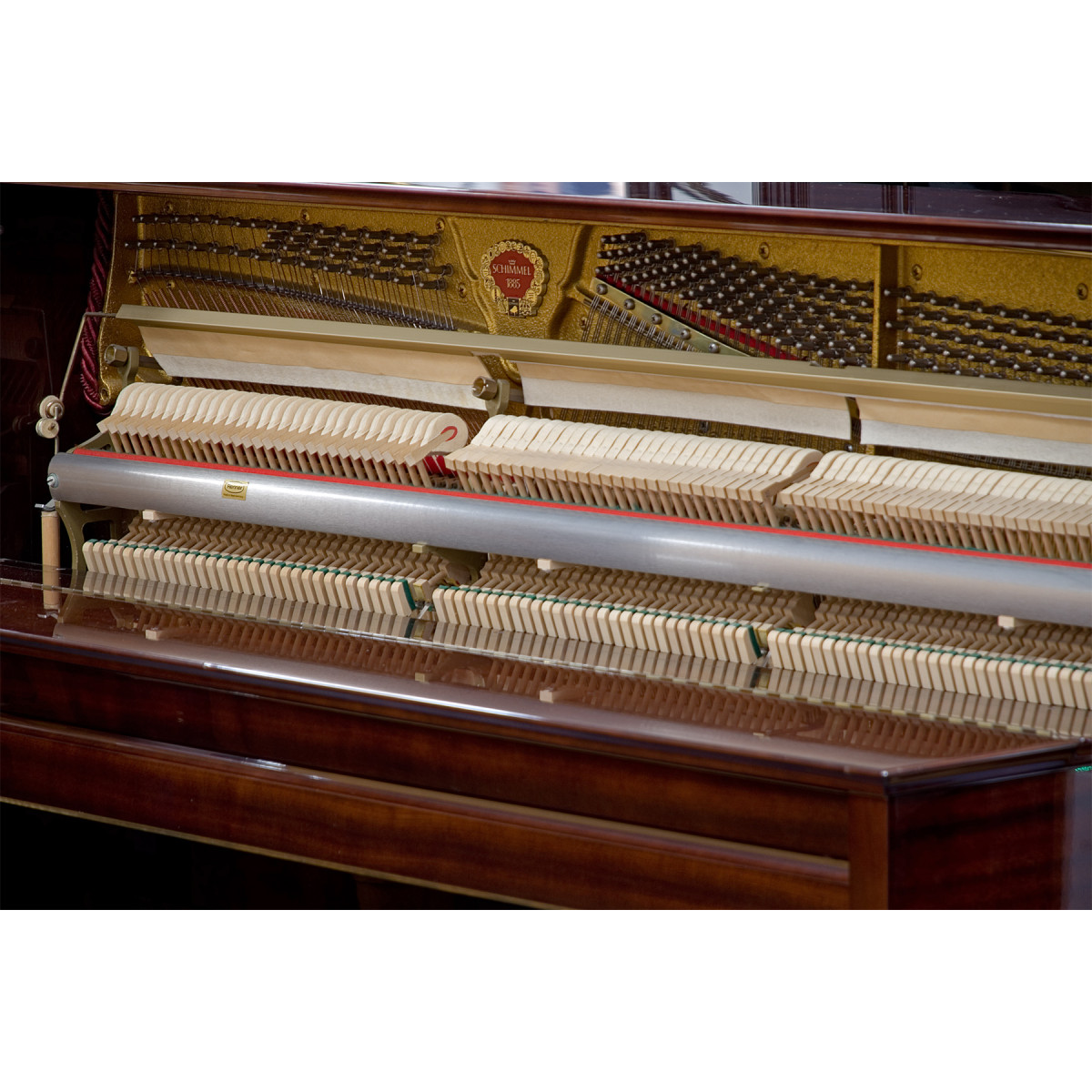 Schimmel Klavier, geöffneter Kasten
