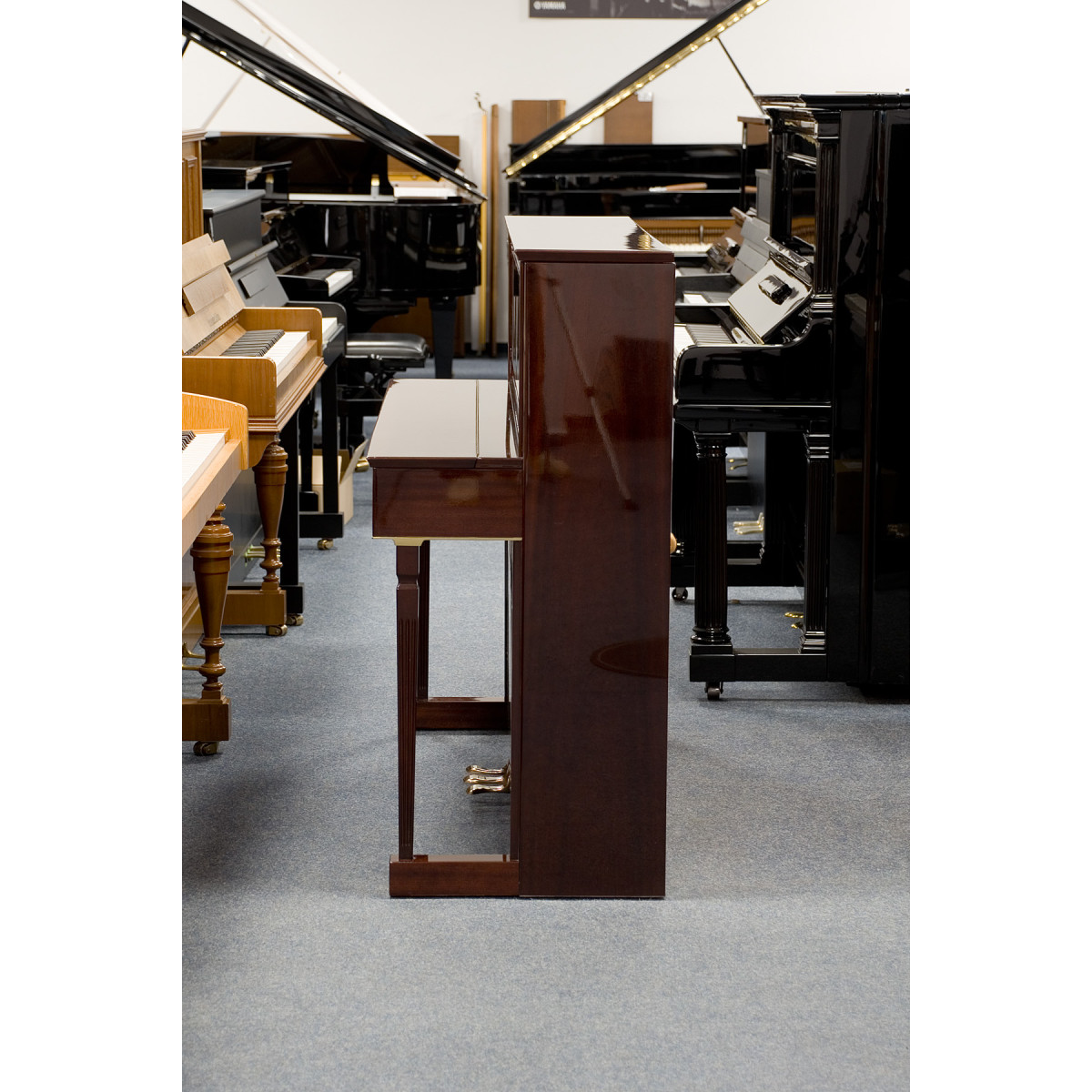 Schimmel Klavier gebraucht, Seitenansicht