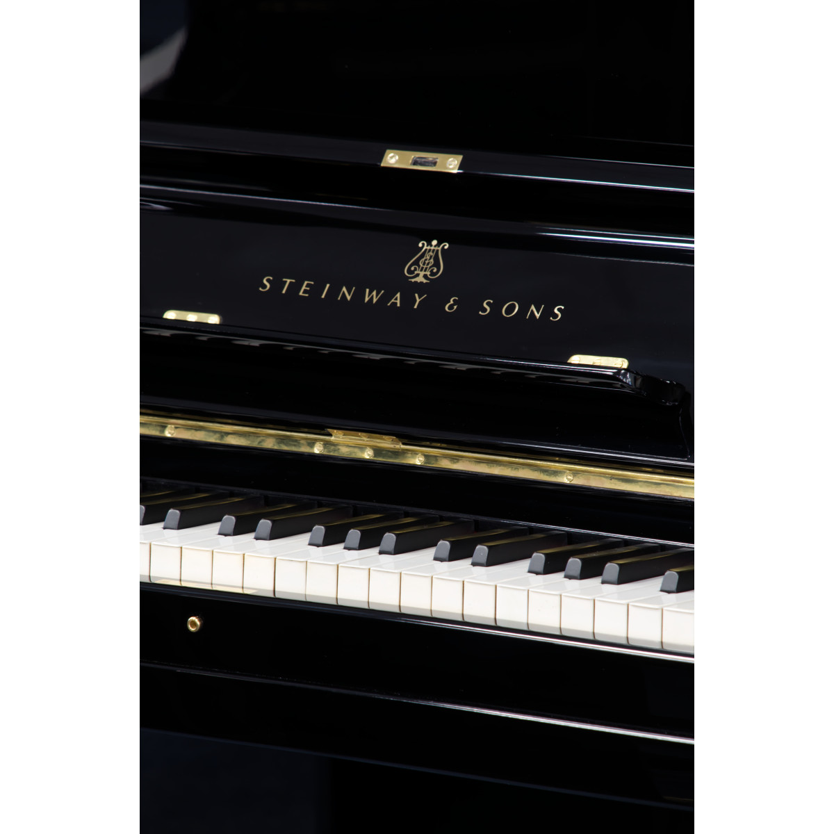 Steinway & Sons Klavier, Modell K, 132 cm, gebraucht, Bj. 1912, Ansicht: Klaviatur