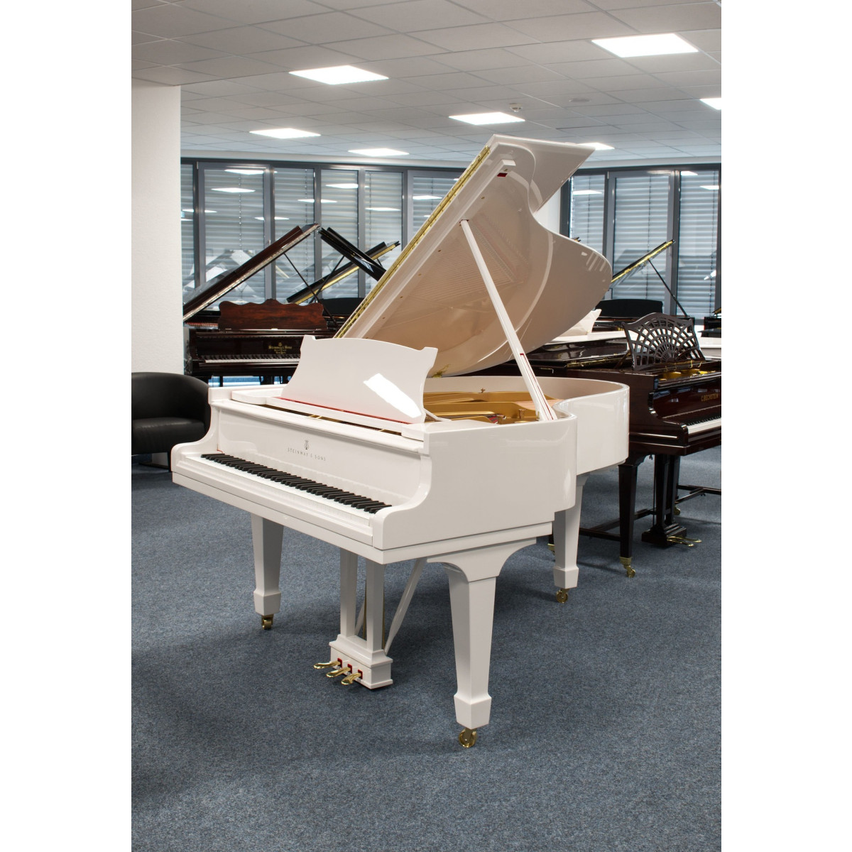 Steinway & Sons Flügel, O-180, weiss Hochglanz, Baujahr 1901, Ansicht: schräg frontal