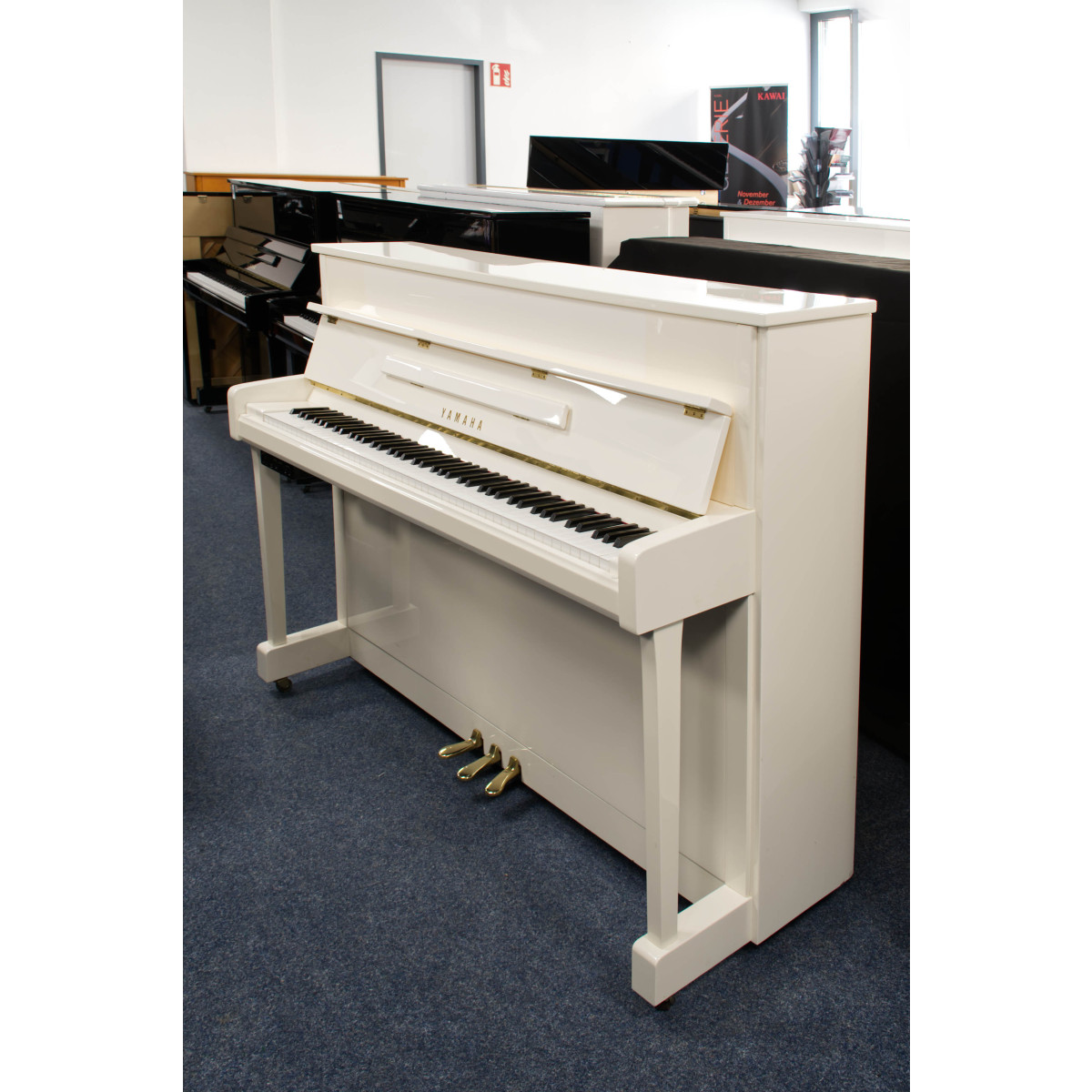 Yamaha B2 PWH Silent gebraucht, Ansicht: schräg frontal