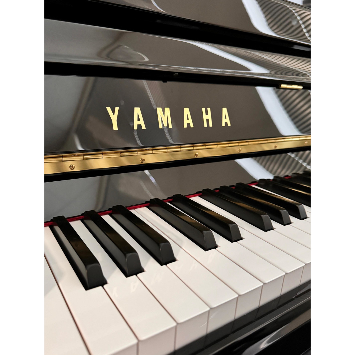 Yamaha B2 TC3 Silent Piano zur Miete bei Pianelli, Ansicht: Klaviatur