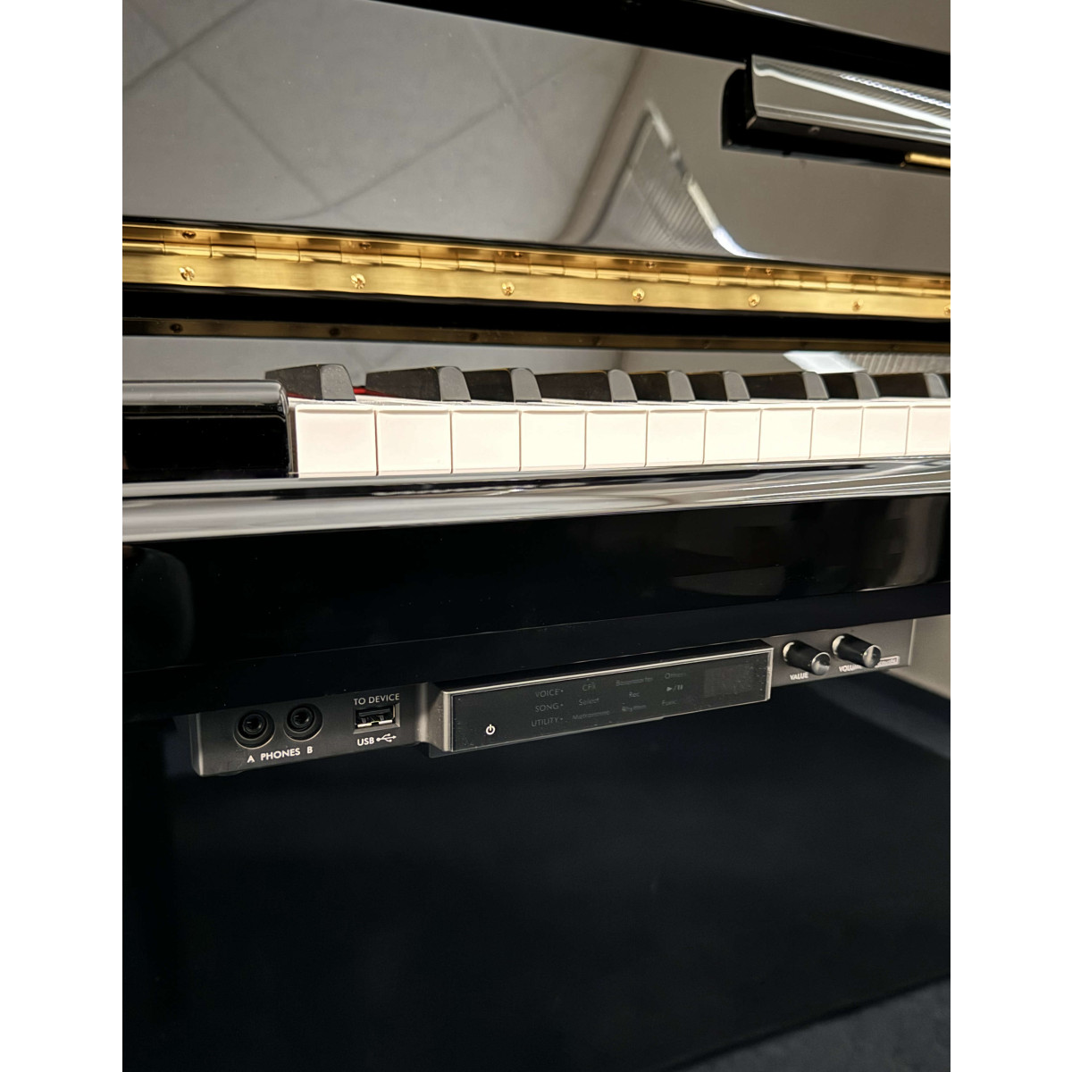 Yamaha B1 TC3 Silent Piano zur Miete bei Pianelli, Ansicht: Silent System