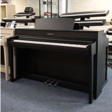 Yamaha CLP-735 B E-Piano Clavinova schwarz matt, Mietrückläufer