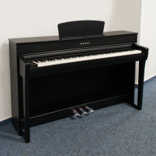 Yamaha CLP-735 B Clavinova schwarz matt - Mietrückläufer, inkl. Garantie
