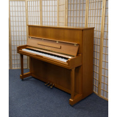 Yamaha U1 N Klavier, Holzoberfläche Kirschbaum, gebraucht kaufen bei Pianelli, Ansicht: frontal