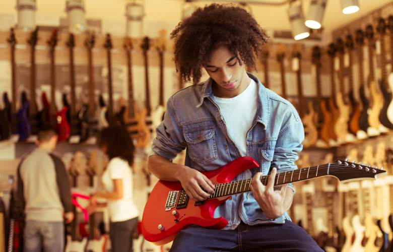 verschiedene Gitarren Arten und Größen